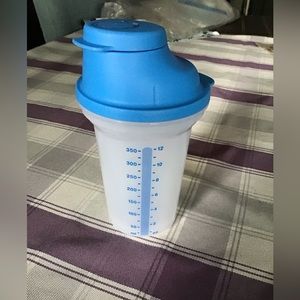 Tupperware Measuring Cup